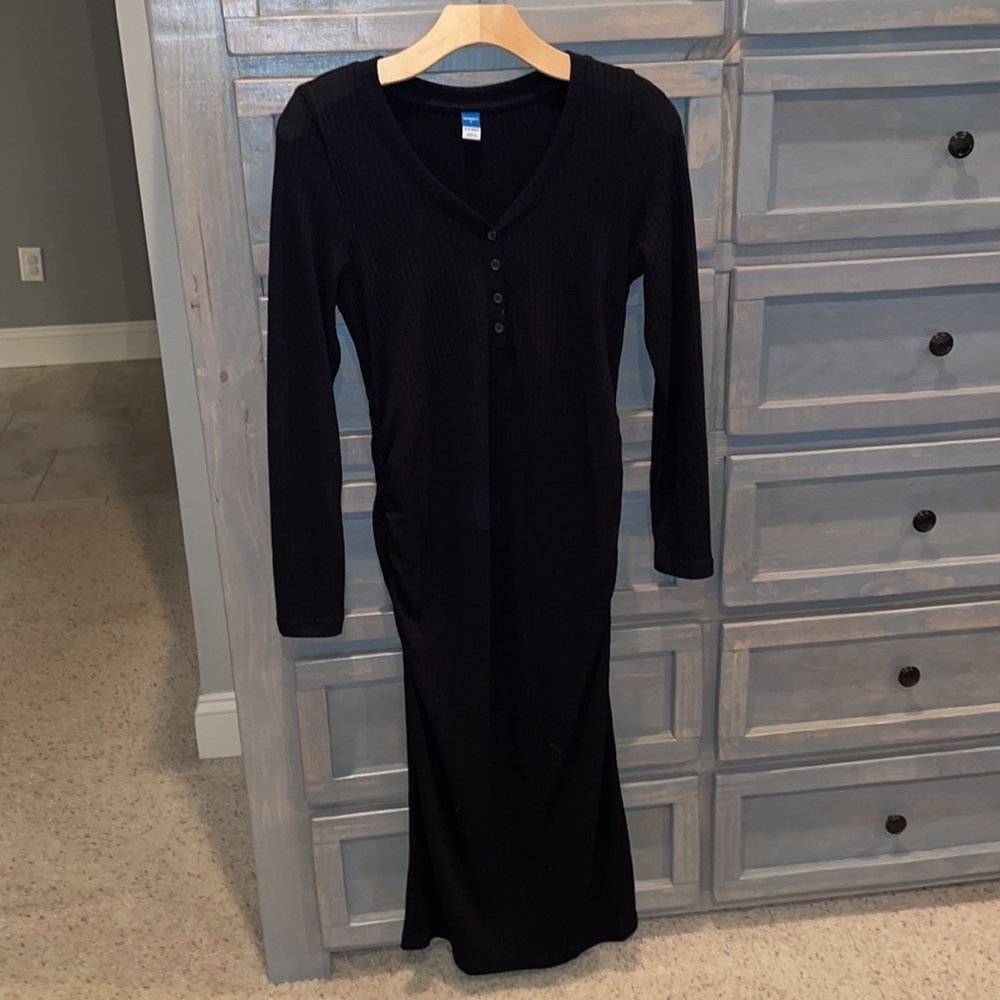 Maternity long sleeve midi dress